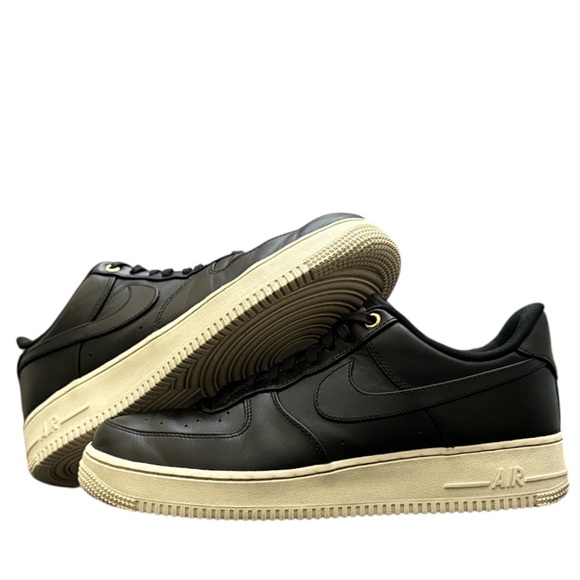 NIKE - AIR FORCE 1 PREMIUM “BLACK PACK”